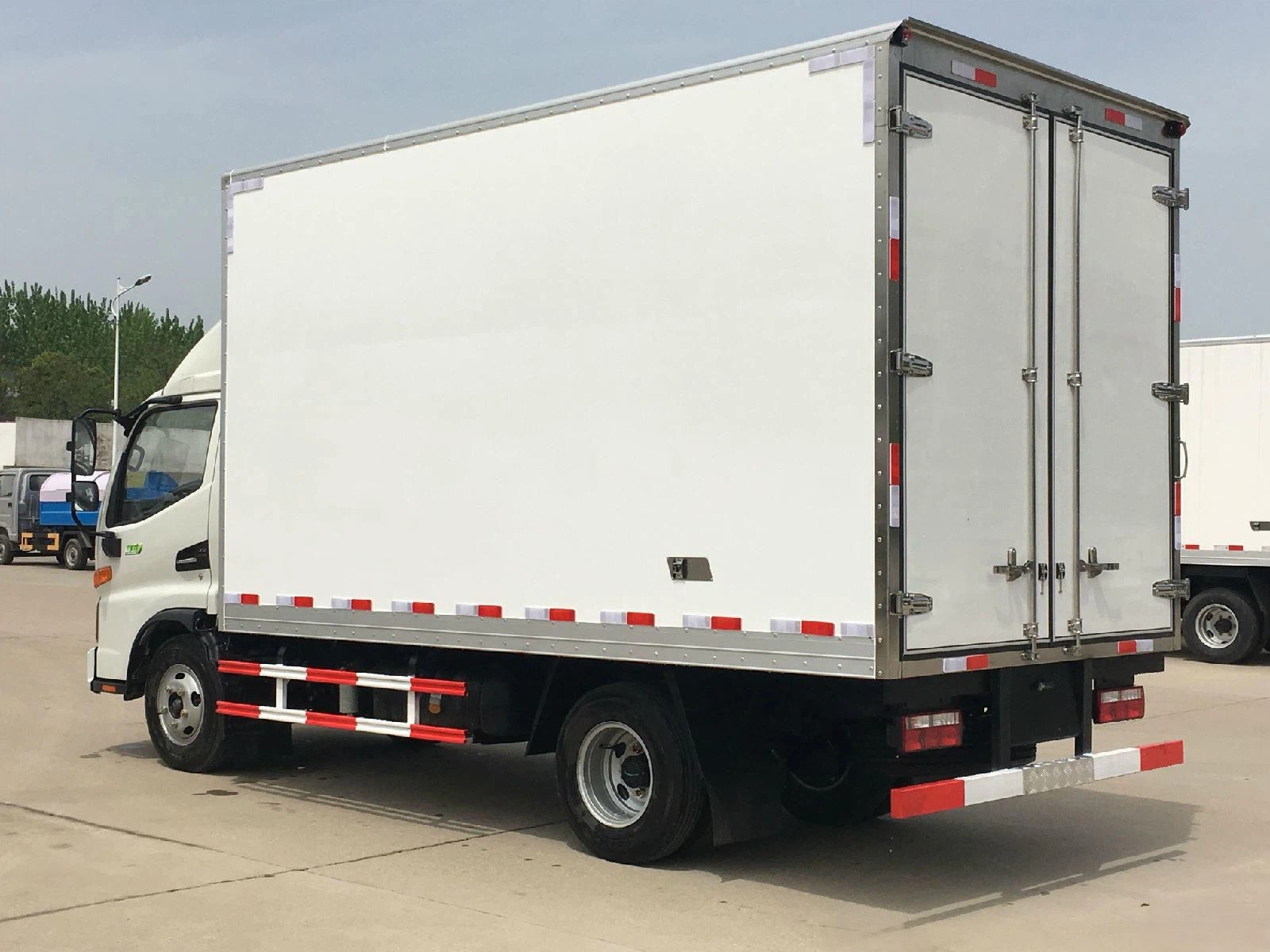 عایق خودرو یخچال دار