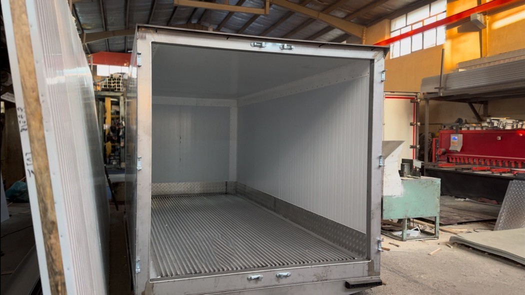 عایق خودرو یخچال دار پلی یورتان