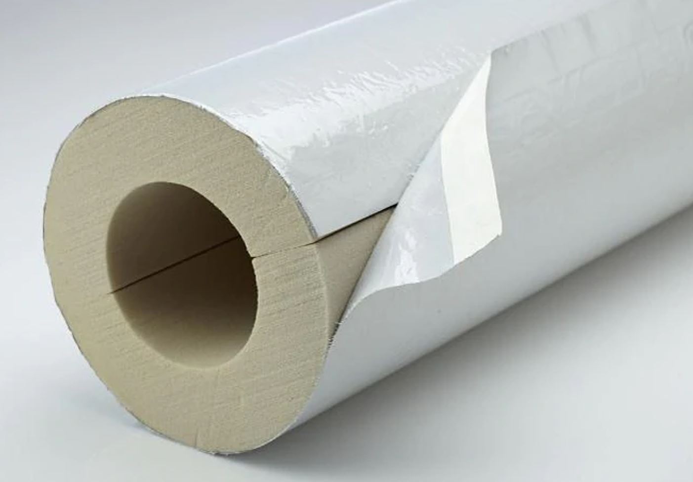 insulating pipes with polyurethane foam